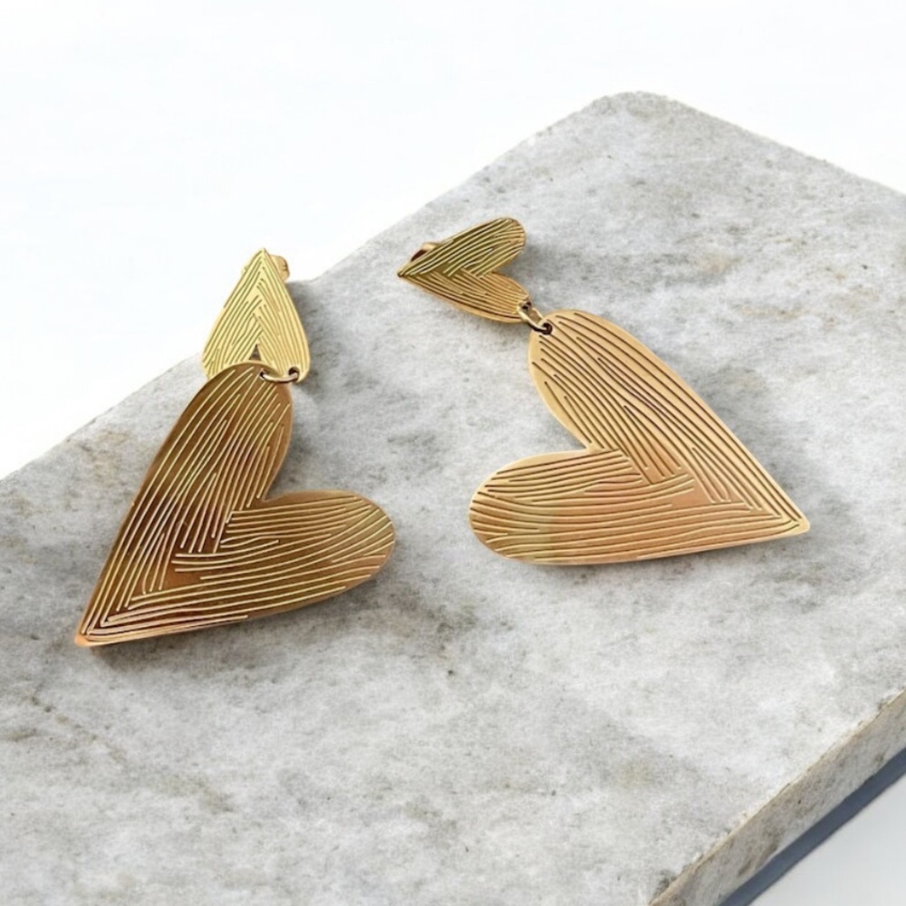 18K Gold Dangle Heart Earrings (Gold Plated)